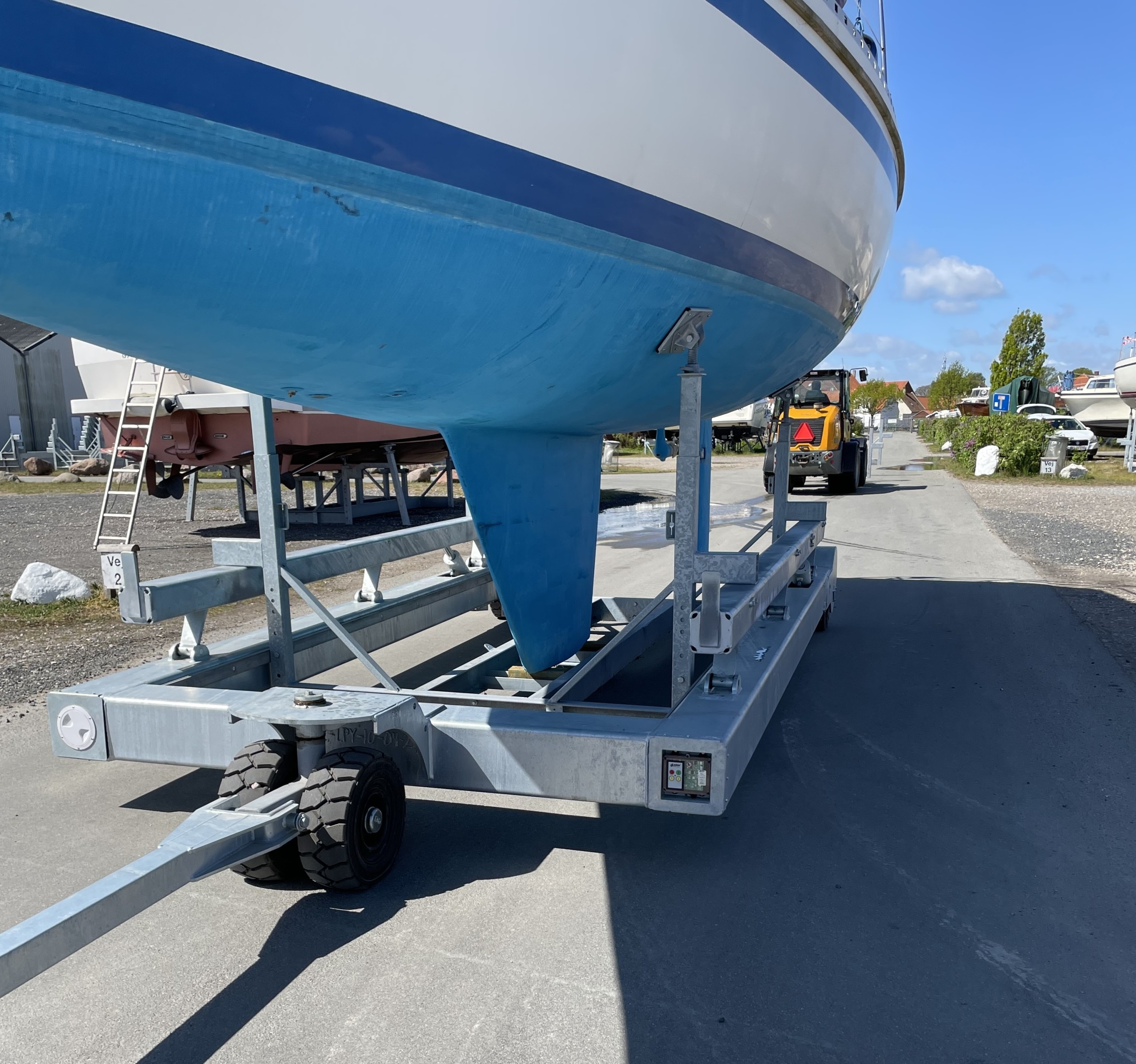 Nyt fra LP-Yacht  – 10 tons løftevogn uafhængig af løftekapacitet på trækkende køretøj